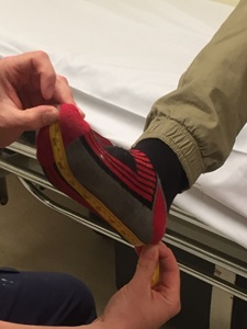CAM boot, step 1: Measure the sole of the foot